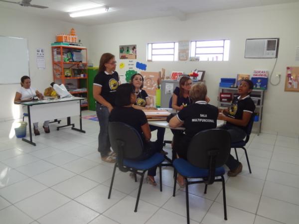 Floriano recebe comissão de seleção do II Prêmio Experiências Educacionais Inclusivas.(Imagem:FlorianoNews)