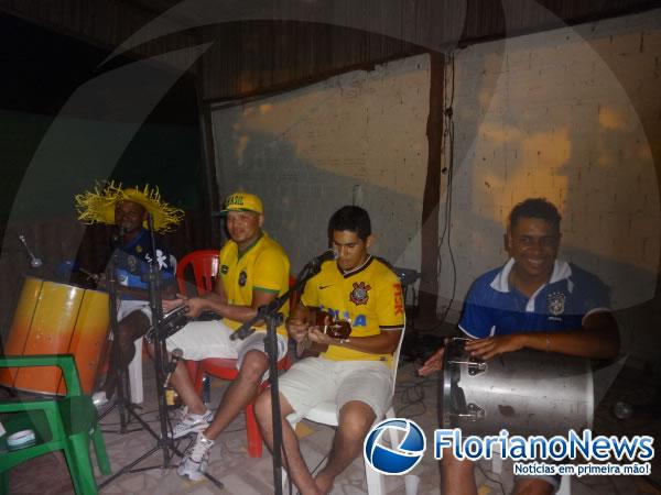 Torcedores de Floriano e Barão de Grajaú se reuniram para assistir partida entre Brasil e Croácia.(Imagem:FlorianoNews)