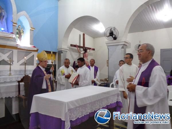 Pe. Aristides Ferreira toma posse como pároco de Nazaré do Piauí.(Imagem:FlorianoNews)