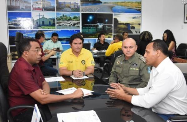 Reunião discute segurança no Mercado Público Central.(Imagem:SECOM)