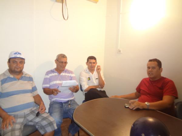 Representantes das agremiações carnavalescas discutem sobre o Carnaval 2013.(Imagem:FlorianoNews)