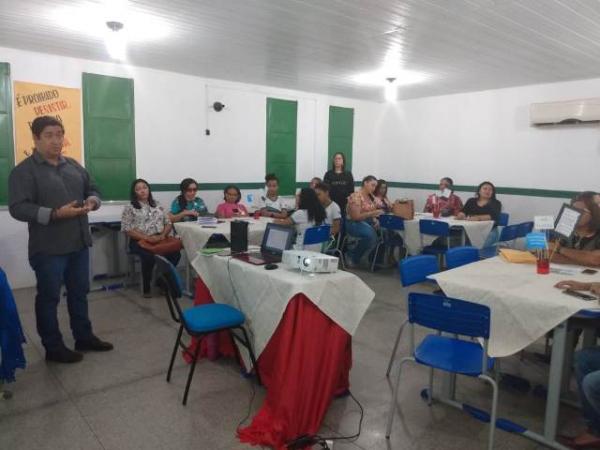 10ª GRE de Floriano realiza Reunião de Boas Práticas do Programa Jovem do Futuro.(Imagem:FlorianoNews)