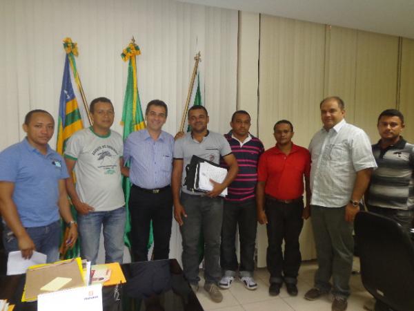 Gilberto Júnior participou de reunião com Sindicato dos Servidores Públicos Municipais de Floriano.(Imagem:FlorianoNews)