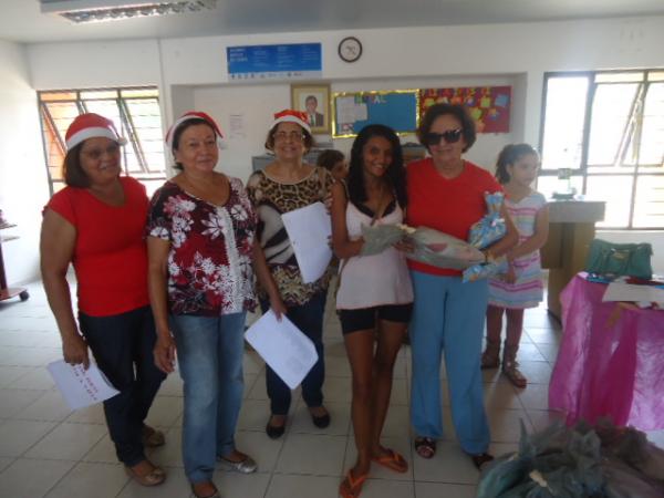Gestantes recebem kits de enxovais para bebês em Floriano.(Imagem:FlorianoNews)