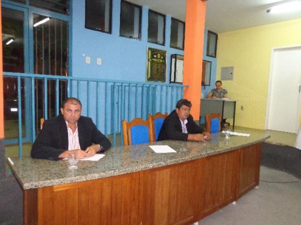 Vereadores discutem ofícios enviados pelas Secretarias Municipais de Barão de Grajaú(Imagem:FlorianoNews)