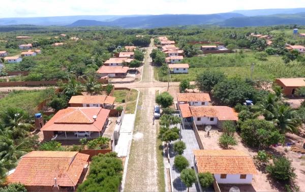 Agrovila no assentamento Jacaré, construída após rompimento da barragem Algodões(Imagem:Fernando Cardoso/TV Clube)