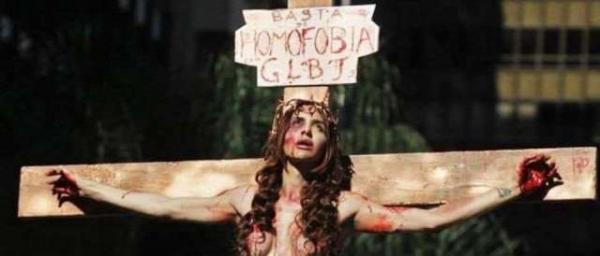 Evangélicos pedem investigação de 'Cristo' da Parada Gay(Imagem:MSN)