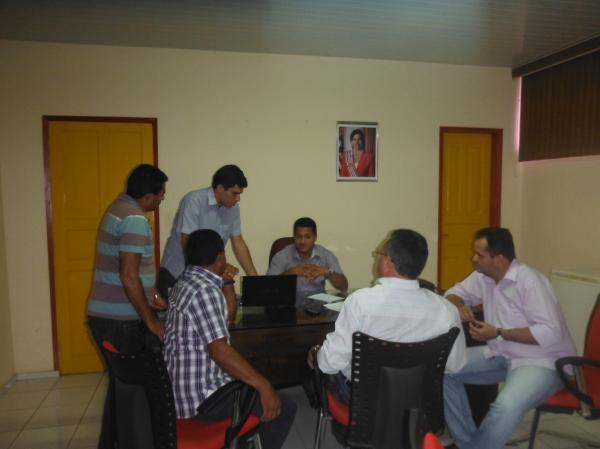 Após posse, Gleydson Resende realizou reunião com secretariado.(Imagem:FlorianoNews)