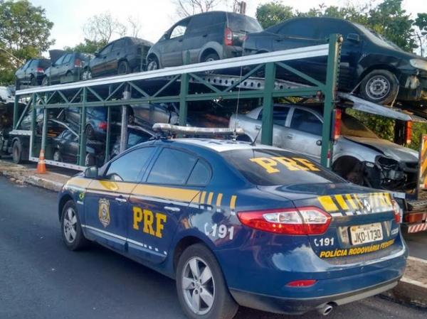 Veículo foi apreendido ao trafegar pela BR-230 em Floriano.(Imagem:Divulgação/PRF)