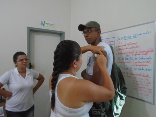 Militares participam de palestra sobre hipertensão arterial em Floriano.(Imagem:FlorianoNews)