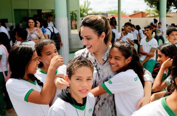 Seduc dará bolsa de R$ 1500 para estudante não abandonar escola no Piauí.(Imagem:Divulgação)