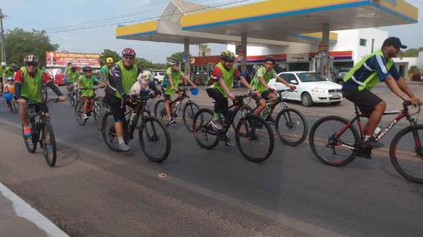 Atletas e ciclistas amadores participam de passeio ciclístico promovido pelo Sesc.(Imagem:FlorianoNews)