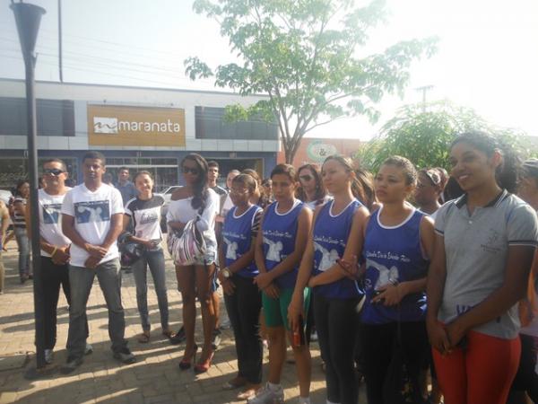 Educadores físicos comemoram seu dia em cerimônia de abertura da Semana da Pátria.(Imagem:FlorianoNews)