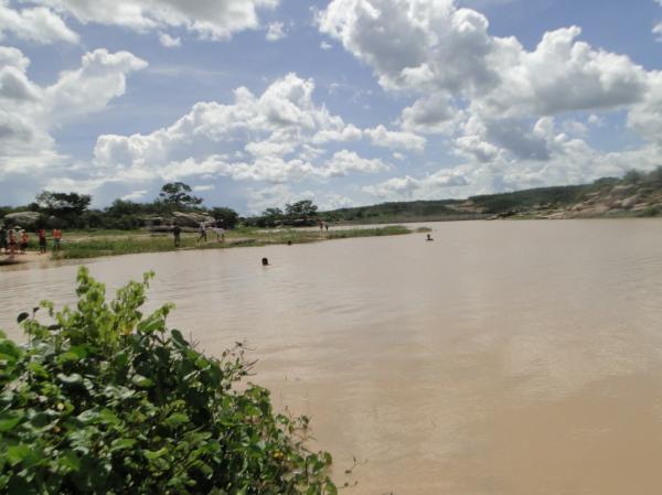 Dois garotos morrem afogados quando brincavam em Barragem de Buriti dos Montes.(Imagem:Camelonoradio)