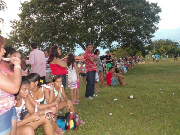 Torneio esportivo na localidade L-3.(Imagem:FlorianoNews)