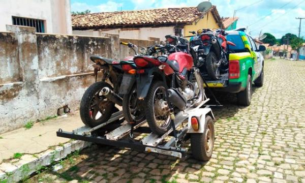 Polícia investiga receptação e adulteração de 5 motos roubadas em Floriano.(Imagem:3° BPM)