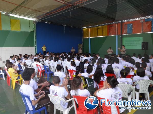 Ronda Cidadão proferiu palestra sobre drogas na Escola Pequeno Príncipe.(Imagem:FlorianoNews)