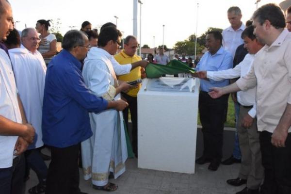 Wellington Dias inaugura praça na cidade de Floriano.(Imagem:Divulgação)