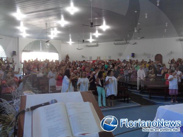 Igrejas de Floriano realizaram missas em homenagem ao Dia das Mães. (Imagem:FlorianoNews)