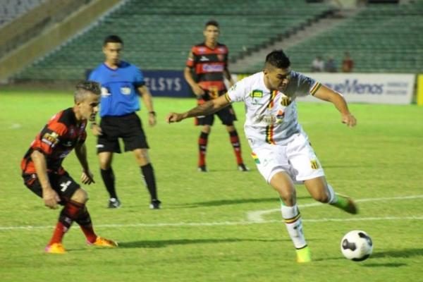 Flamengo-PI bobeia nos contra-ataques e cai para o Sampaio.(Imagem:Josiel Martins)