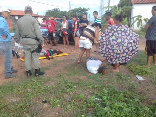 Casal fica ferido em colisão envolvendo carro e moto em Floriano(Imagem:PiauíNoticias)