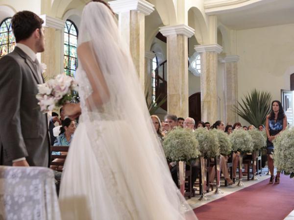 Zuleika nterrompe o casamento de Amália e Rafael.(Imagem:Fina Estampa/TV Globo)