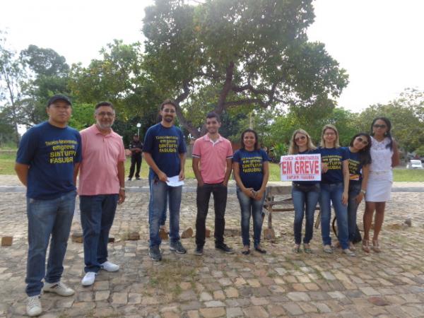 Servidores técnico-administrativos em educação da UFPI continuam em greve em Floriano.(Imagem:FlorianoNews)