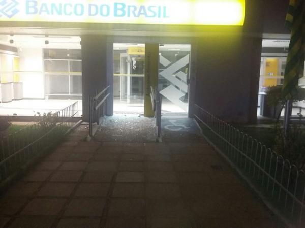 Bando faz refém e explode cofre de banco no Sul do Piauí.(Imagem:Polícia Militar/Divulgação)