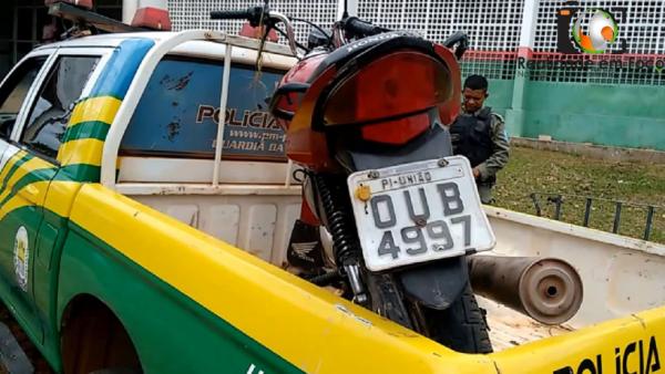 Jadson da Silva, 25 anos, foi preso com moto roubada.(Imagem:Realidade em Foco)