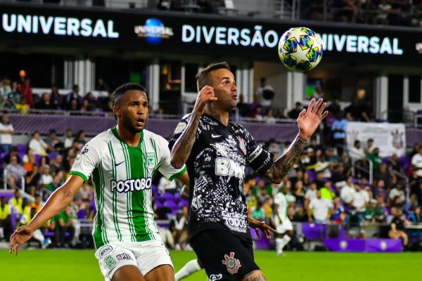 Luan em ação contra o Atlético Nacional(Imagem:GLEDSTON TAVARES/FRAMEPHOTO/ESTADÃO CONTEÚDO)