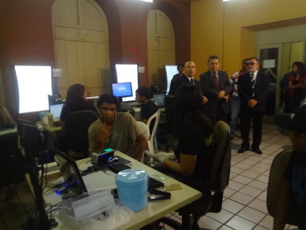 Corregedor do TRE/PI acompanha recadastramento biométrico em Floriano.(Imagem:FlorianoNews)