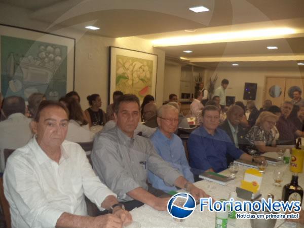 Luiz Gonzaga reúne amigos em lançamento de livro em Floriano.(Imagem:FlorianoNews)
