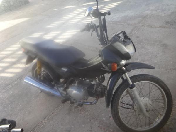 Polícia Militar de Floriano recupera motocicleta abandonada.(Imagem:FlorianoNews)