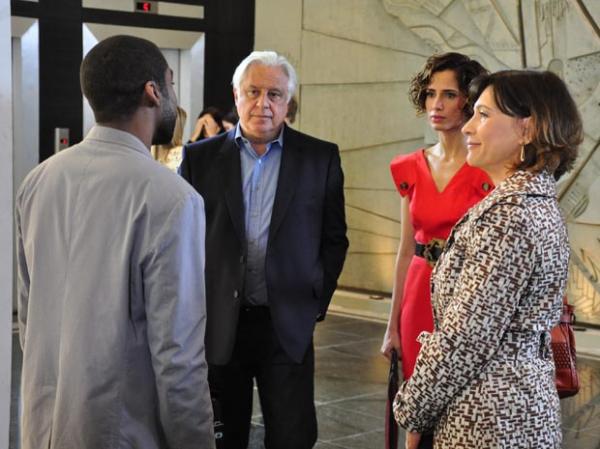 Raul e Carol vão sofrer com o sarcasmo dos ex.(Imagem: Estevam Avellar/TV Globo)