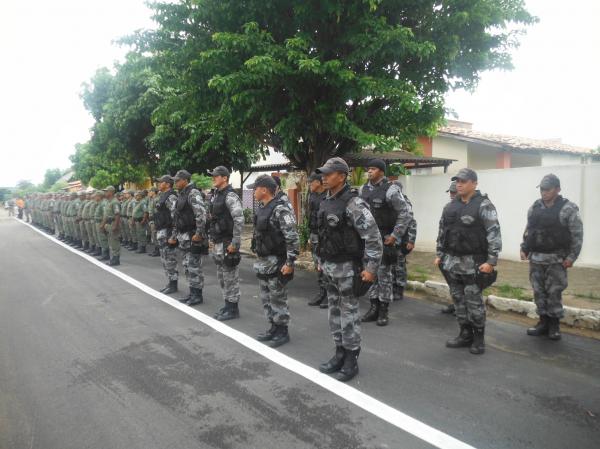 Polícia Militar realizou formatura e prestou homenagens em Floriano.(Imagem:FlorianoNews)