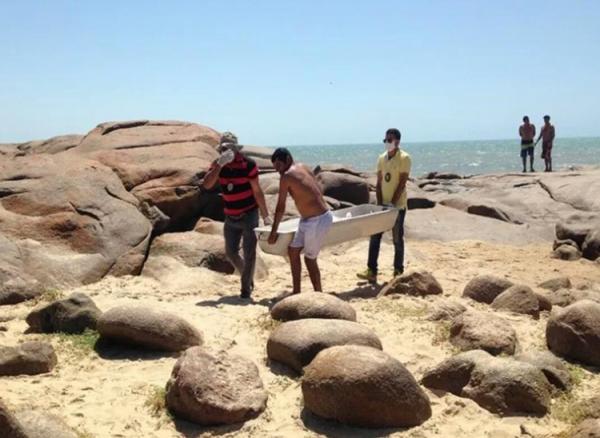 Jovem morre afogado e corpo é arremessado contra as pedras em Parnaíba.(Imagem:Divulgação)