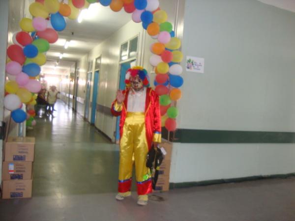 Palhaço Carrapeta no Hospital de Floriano(Imagem:redação)