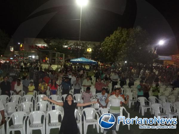 Show gospel encerra Dia da Bíblia em Floriano.(Imagem:FlorianoNews)