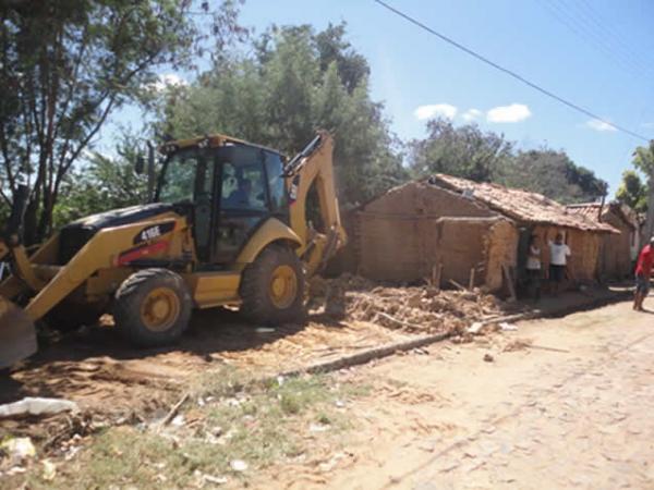 Demolição de casas na beira rio(Imagem:FlorianoNews)