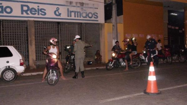Polícia Militar e SUTRAN realizam blitzes em Floriano.(Imagem:FlorianoNews)