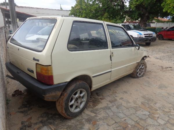 Carro roubado no centro de Floriano é recuperado nas proximidades do aeroporto.(Imagem:FlorianoNews)