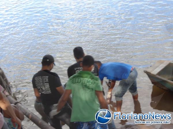 Homem &eacute; encontrado morto no rio Parna&iacute;ba.(Imagem:FlorianoNews)