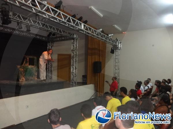 Palco Giratório apresentou o espetáculo Sargento Getúlio em Floriano.(Imagem:FlorianoNews)