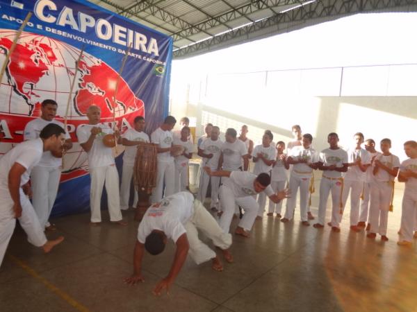 Abadá Capoeira realizou batismo e troca de cordas em Floriano.(Imagem:FlorianoNews)