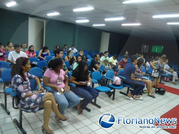 Evento em homenagem aos historiadores é promovido pelo Centro Acadêmico de Historia na UESPI.(Imagem:FlorianoNews)