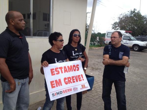 Servidores municipais continuam greve e serviços no Hospital de Urgência de Teresina fica prejudicado.(Imagem:Gil Oliveira)