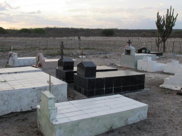 Secretário de Pimenteiras diz que vai murar cemitérios e não construir.(Imagem:Gilcilene Araújo/ G1)