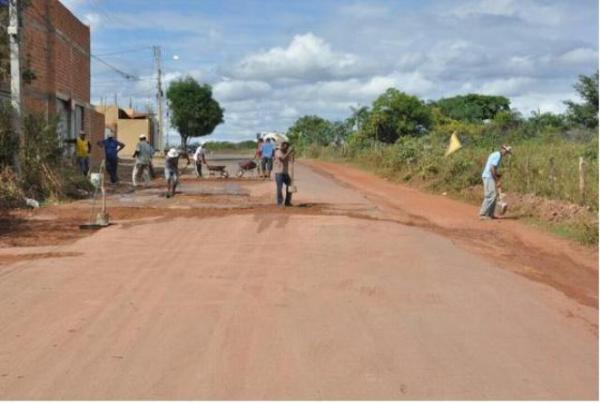 Operação Tapa-Buraco recupera Avenida que dá acesso ao bairro Nossa Senhora da Guia.(Imagem:SECOM)