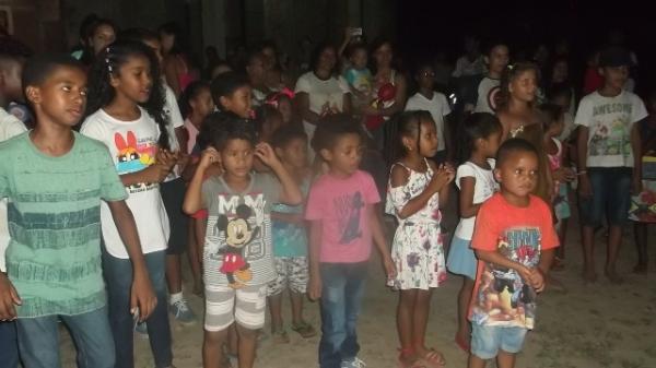 Associação de Moradores da Caixa Dágua promove festa em homenagem às crianças.(Imagem:FlorianoNews)