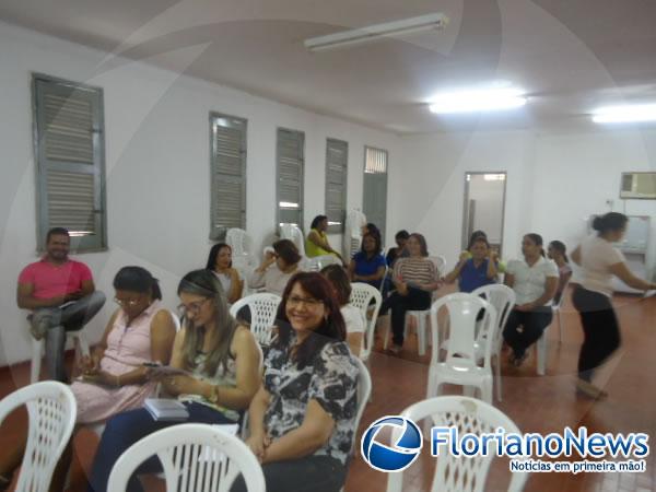 Gerência Regional de Educação realiza reunião com servidores.(Imagem:FlorianoNews)